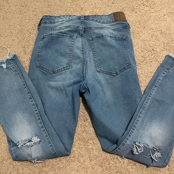 Aeropostale High Rise Ripped Jeans. Womens 10 - Picture 5 of 5
